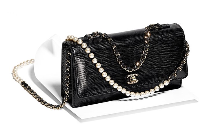 chanel-fantasy-pearls-flap-bag-4