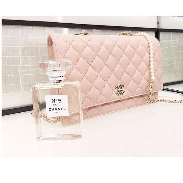 chanel-fantasy-pearls-flap-bag