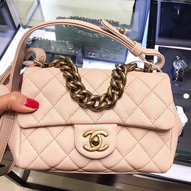 chanel-quilted-flap-bag-with-boyish-chain-3