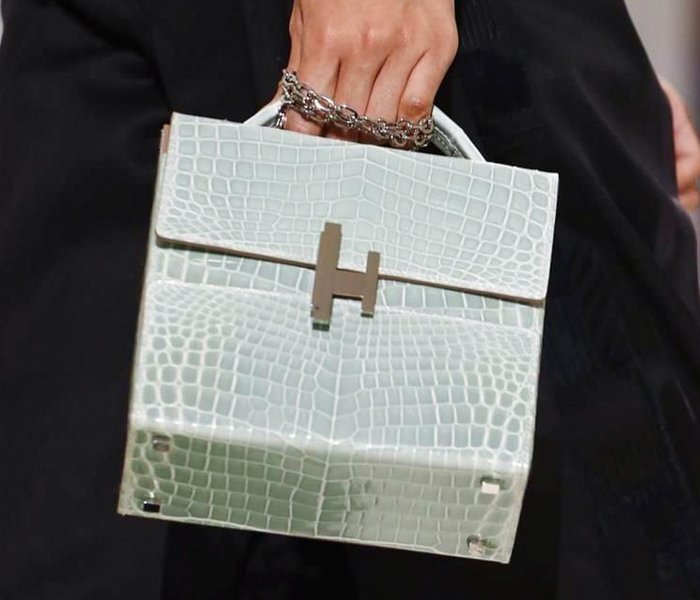 hermes-spring-summer-2017-runway-bag-collection-7