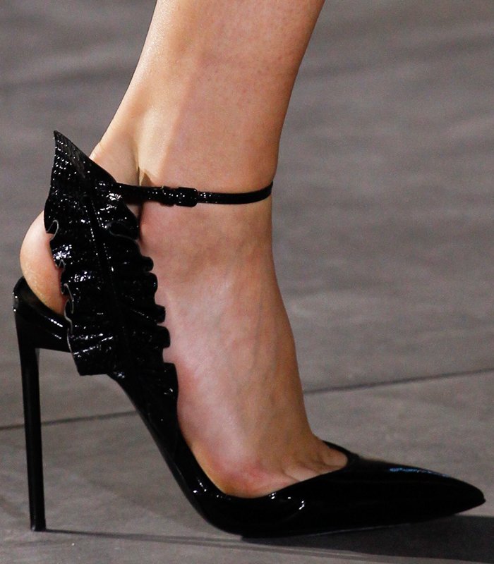 saint-laurent-feather-pumps-8