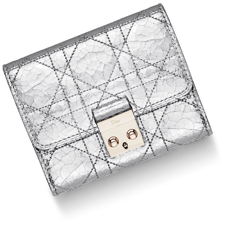 miss-dior-envolee-wallet-5