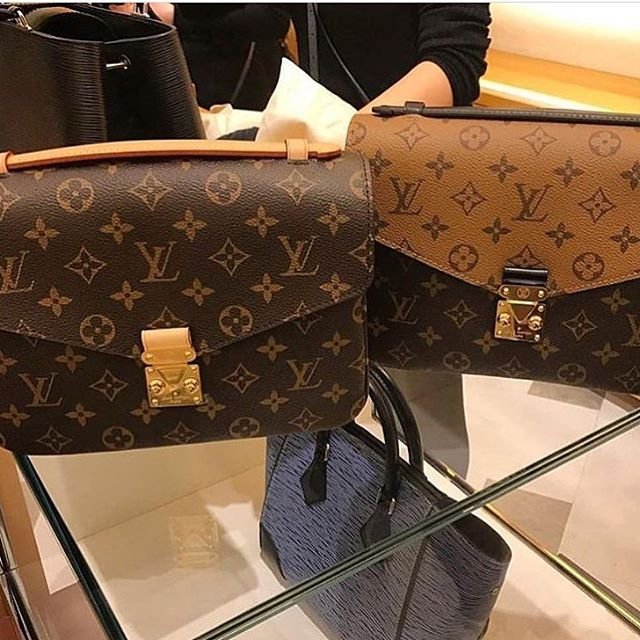 louis-vuitton-reversed-monogram-pochette-metis-bag