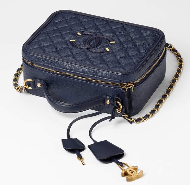 Chanel-CC-Filigree-Vanity-Case-Bag-5.