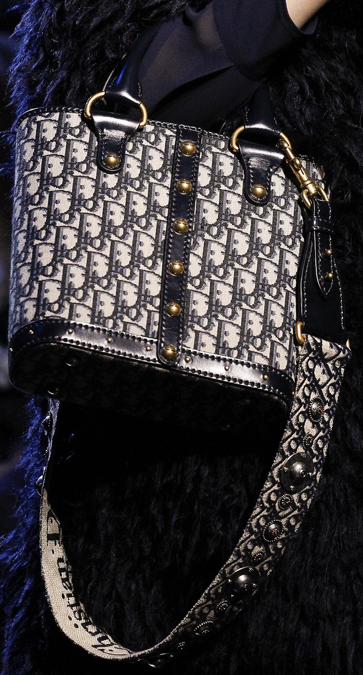 Dior-Fall-Winter-2017-Runway-Bag-collection-6