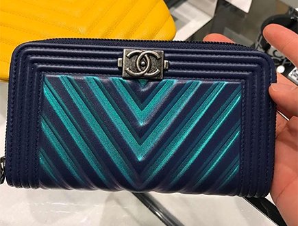 Boy Chanel Painted Chevron Zipped Wallet thumb