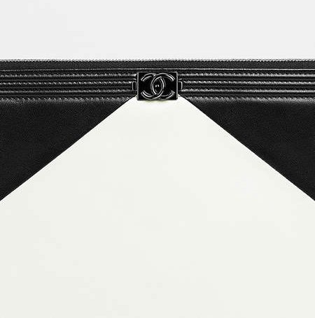 Boy-Chanel-Triangle-Bi-Color-Wallets-8