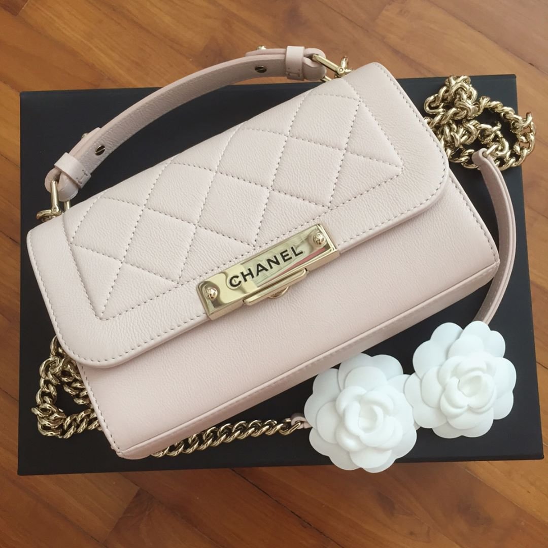 Chanel-Click-Label-Shoulder-Bag