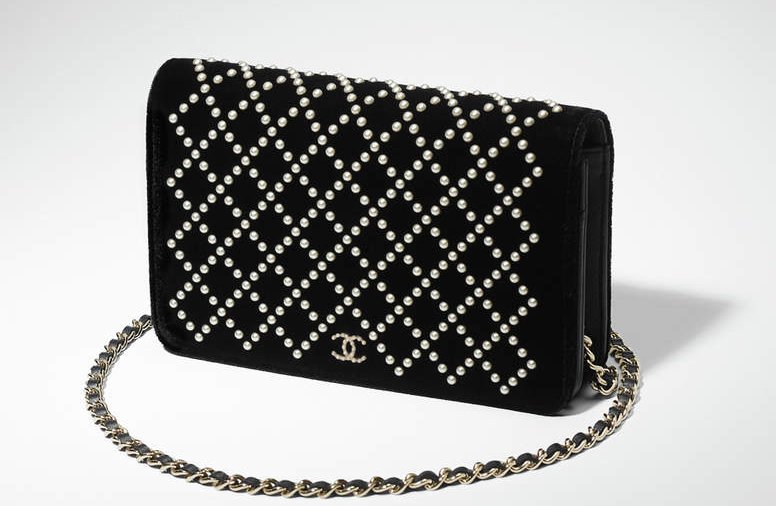 Chanel-Pearl-Quilted-WOC-2