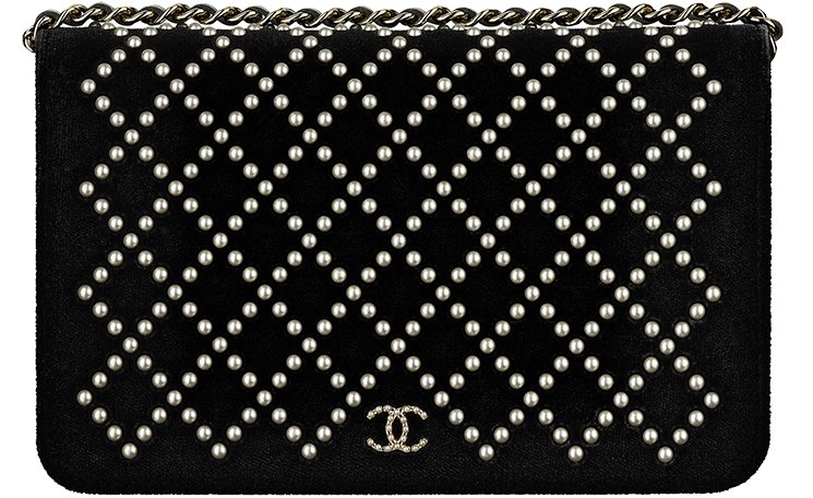 Chanel-Pearl-Quilted-WOC