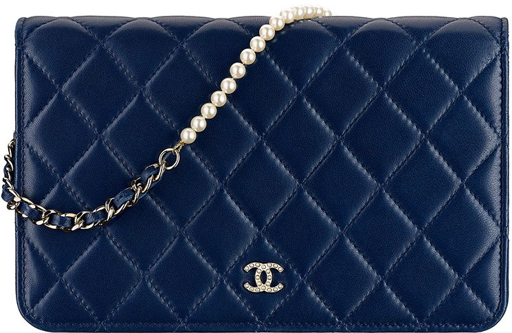 Chanel-Pearl-Wallet-On-Chain