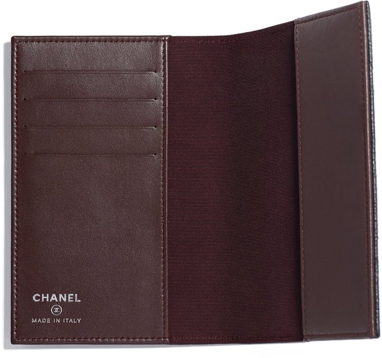 chanel-classic-passport-holder-interior