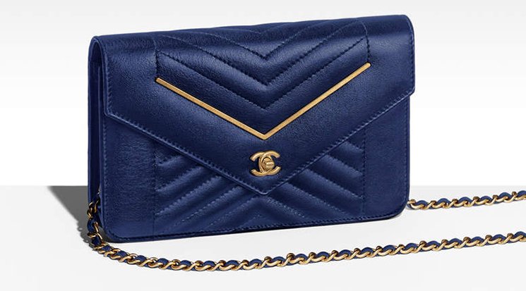 Chanel-Reversed-Chevron-V-Bags-12