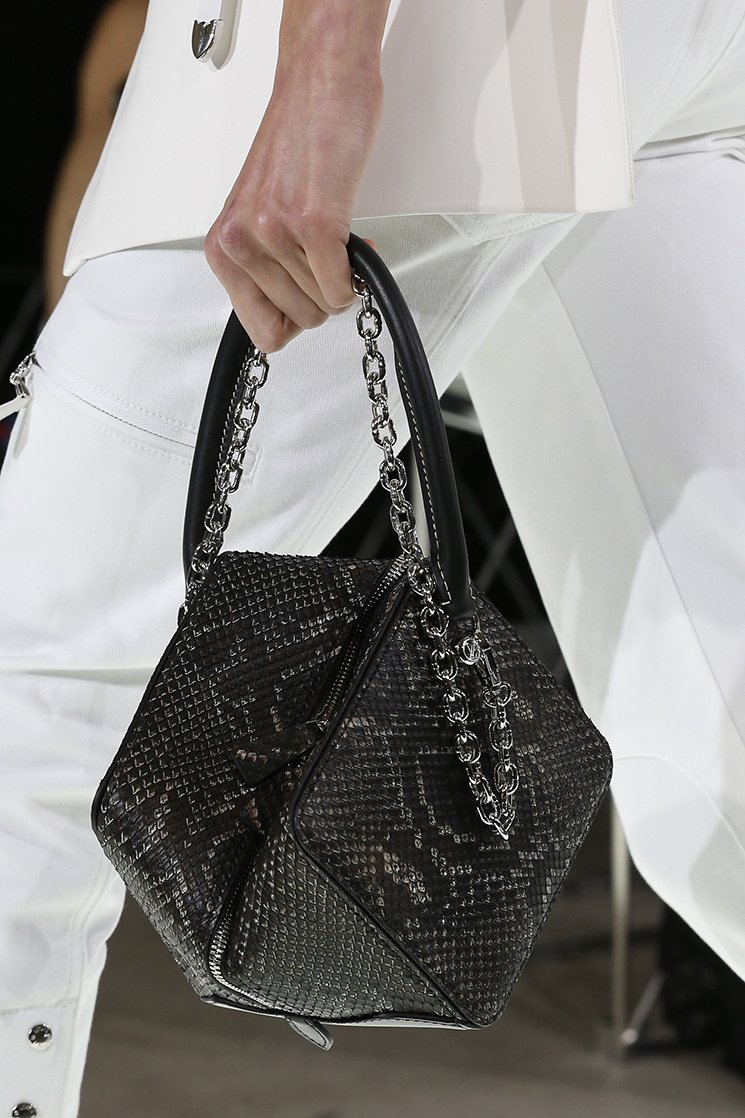 Louis-Vuitton-Spring-Summer-2018-Runway-Bag-Collection-4