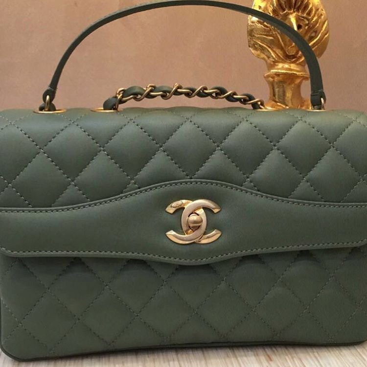 Chanel-Coco-Vintage-Flap-Bag-16