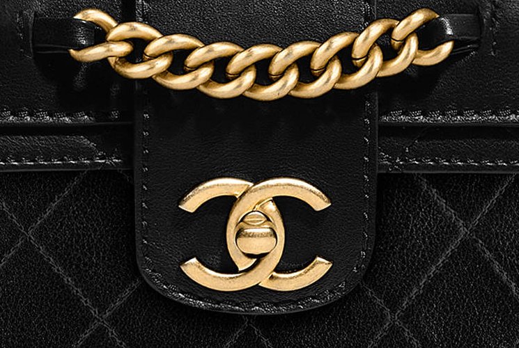 Chanel-Sheepskin-Flap-Bag-6