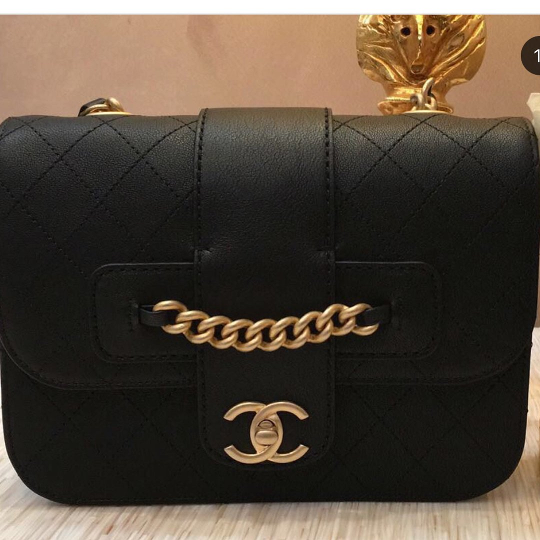 chanel-flap-bag