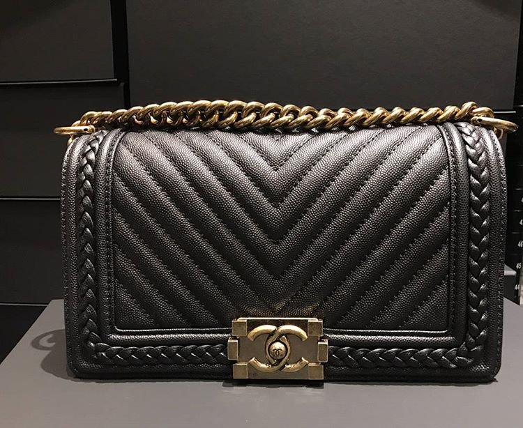 Chanel-Braid-Around-Chevron-Bag-8