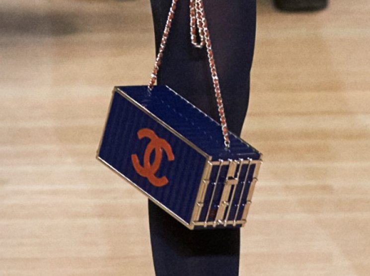 Chanel-Metiers-D_Art-2018-Runway-Bag-Collection-21