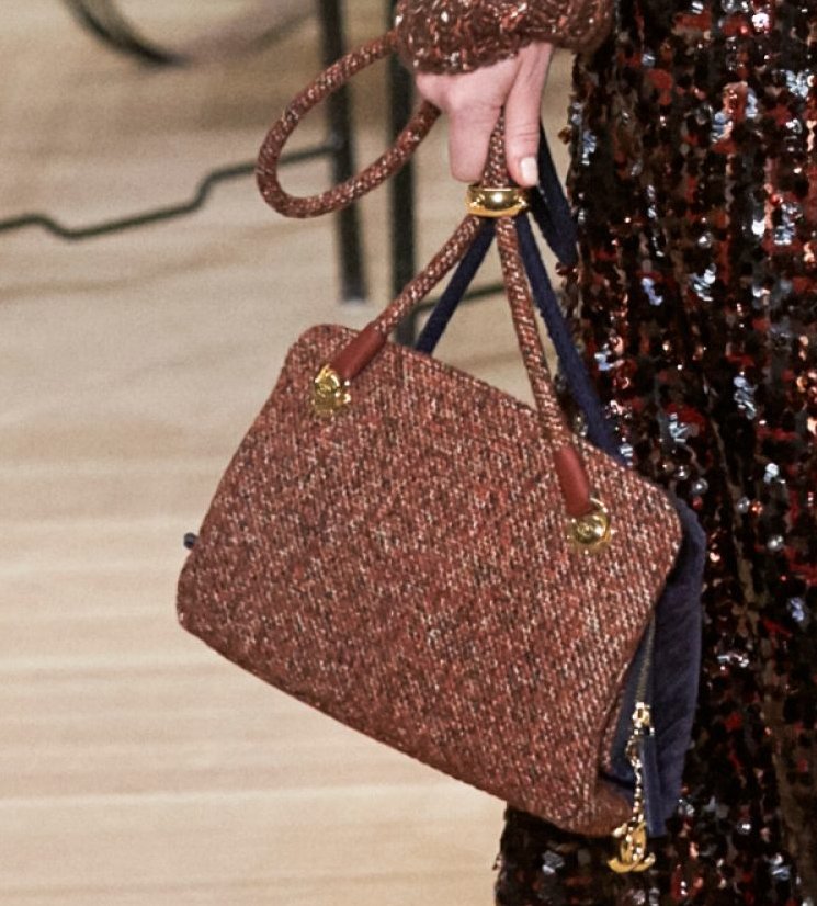 Chanel-Metiers-D_Art-2018-Runway-Bag-Collection-23