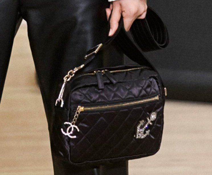 Chanel-Metiers-D_Art-2018-Runway-Bag-Collection-35