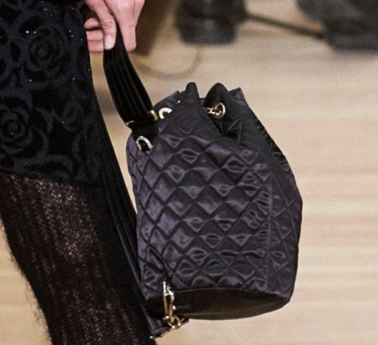 Chanel-Metiers-D_Art-2018-Runway-Bag-Collection-37