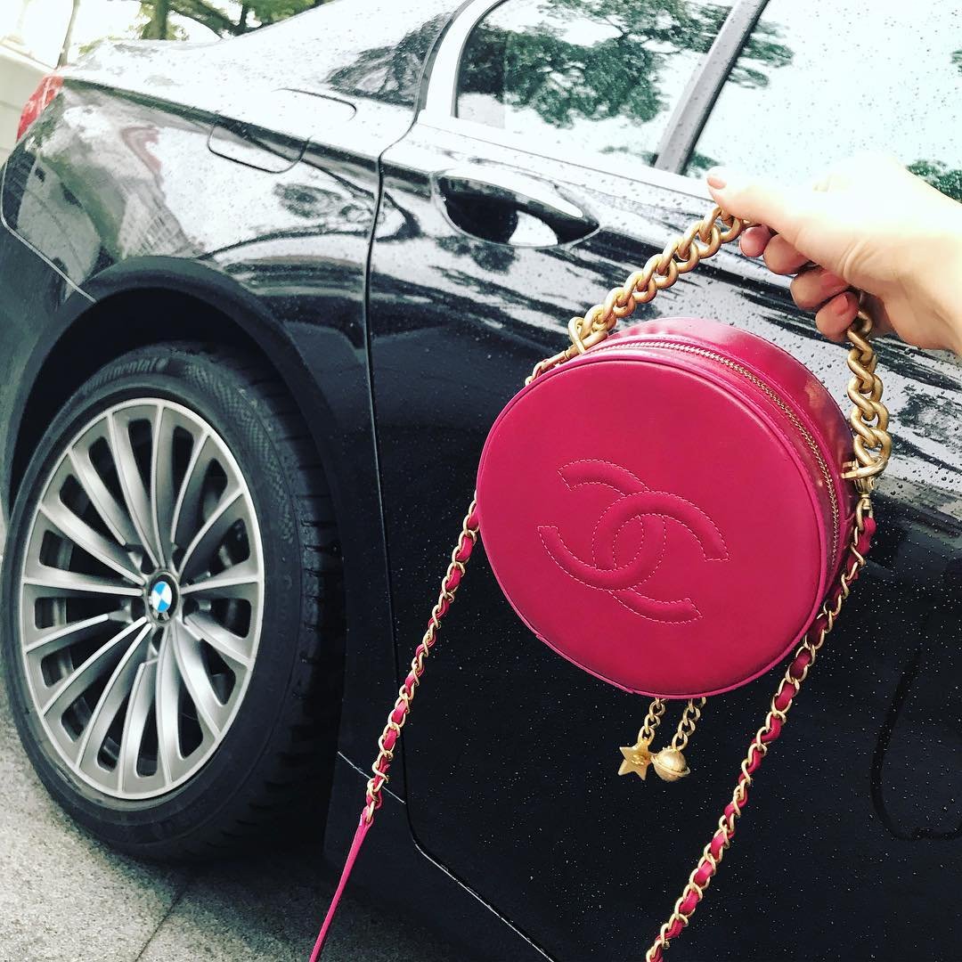 Chanel-Round-As-Earth-Bag-10