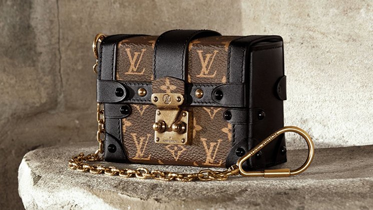 Louis-Vuitton-Essential-Trunk-Bag-6