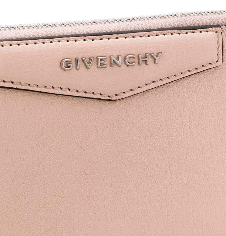 Givenchy-Antigona-Pouch-With-Strap-4