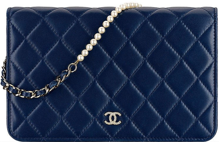 Chanel-Pearl-Classic-Clutch-With-Chain-4