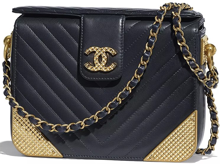 Chanel-Pre-Fall-2018-Bag Collection-47