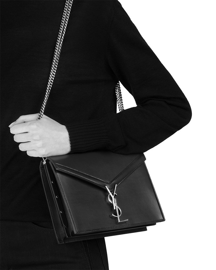 Saint-Laurent-Cassandra-Chain-Bag-5