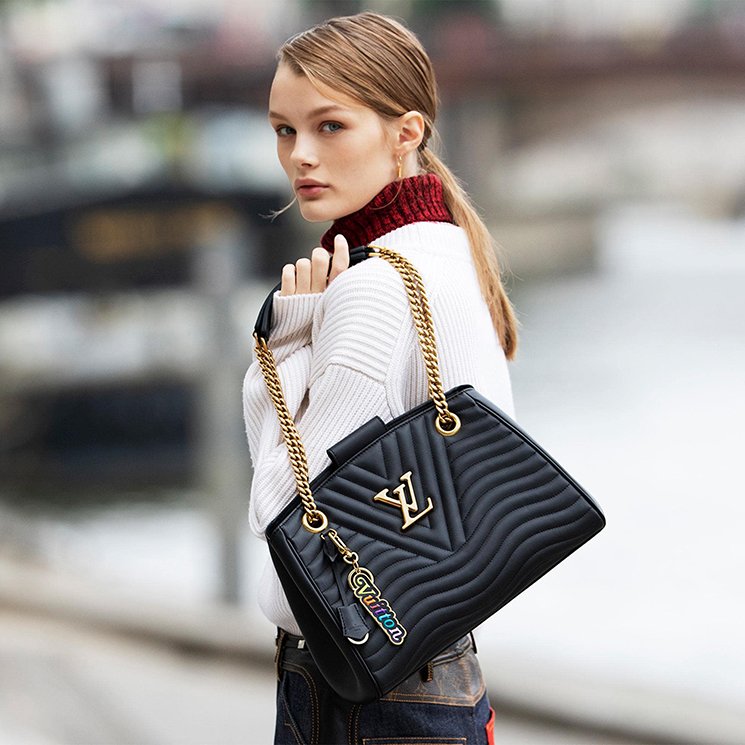 Louis Vuitton New Chain Wave Tote Bag 5