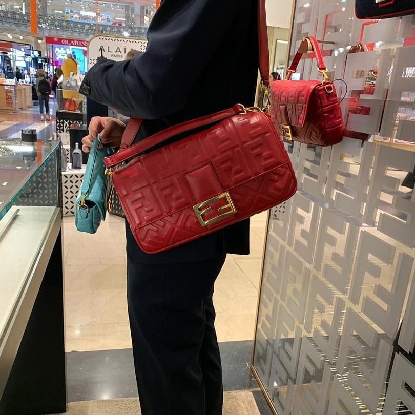 How Big Of A Bag Is The Fendi Baguette Large Bag