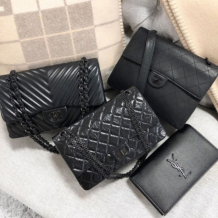 Chanel So Black Reissue . Bag